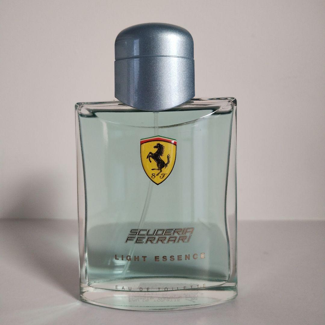 231　スクーデリア フェラーリ ライトエッセンス オードトワレ 125ml