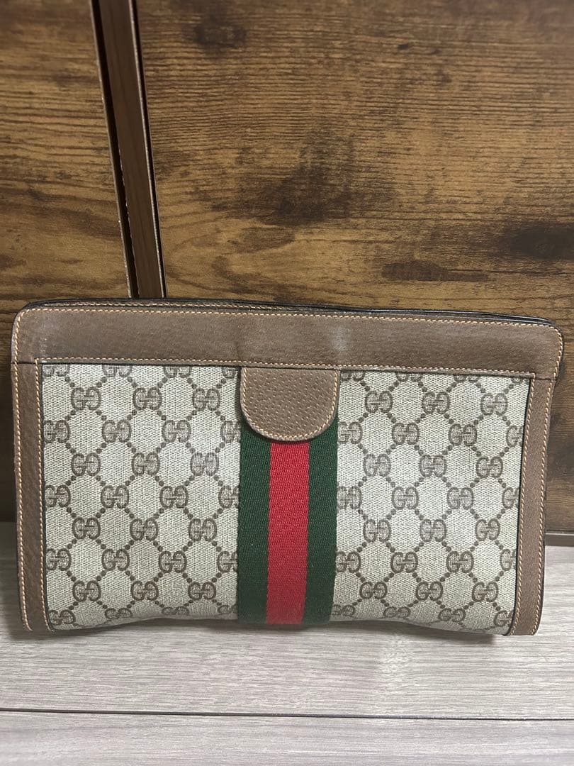 GUCCI GGキャンバス クラッチバック