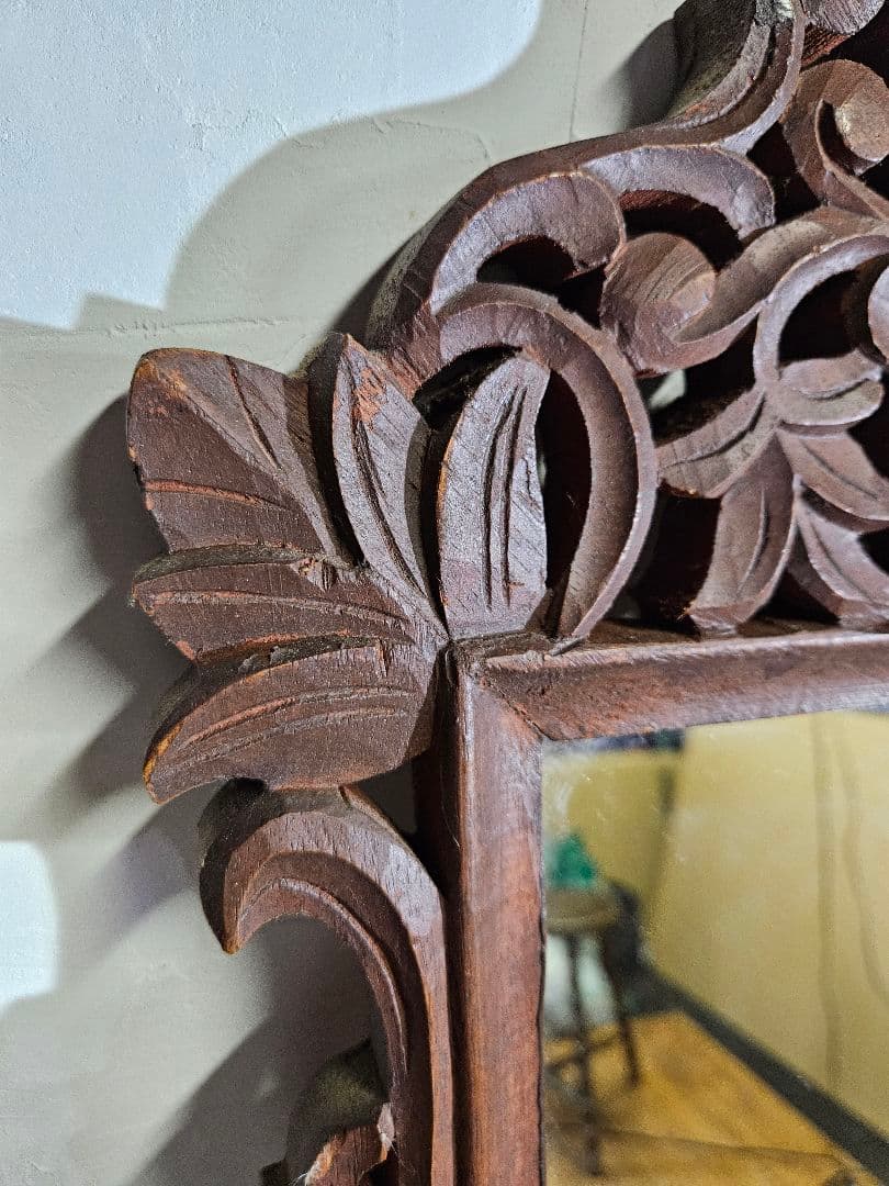 フランスアンティーク 木彫りのウォールミラー 壁掛け 鏡 木製 植物モチーフ