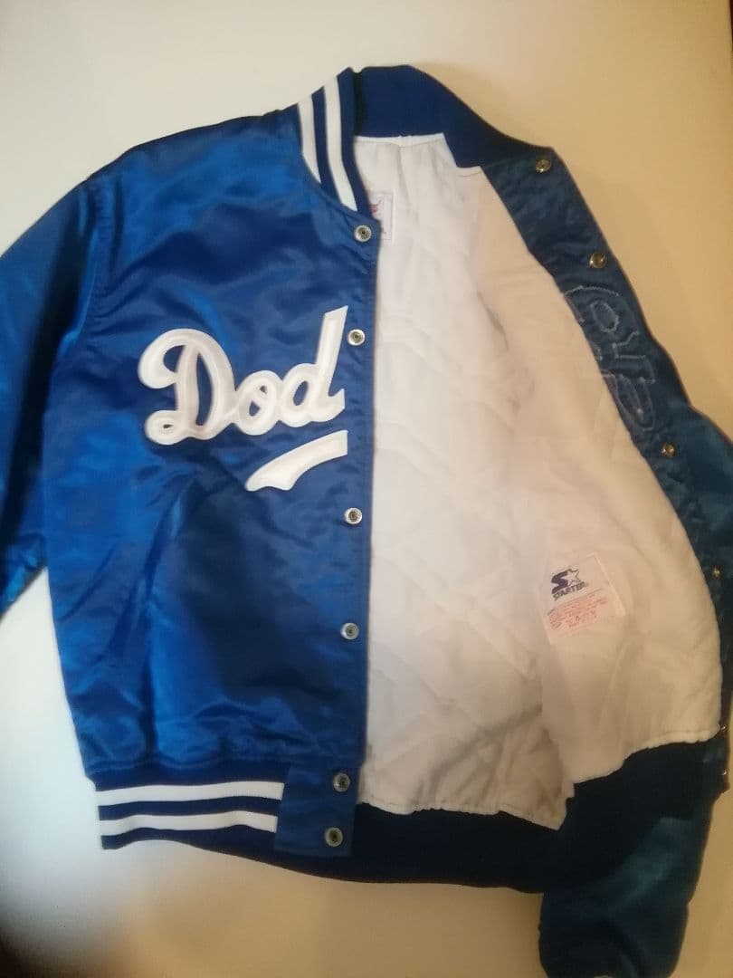 USA製Los Angeles Dodgers ドジャース　スタジャン　中綿