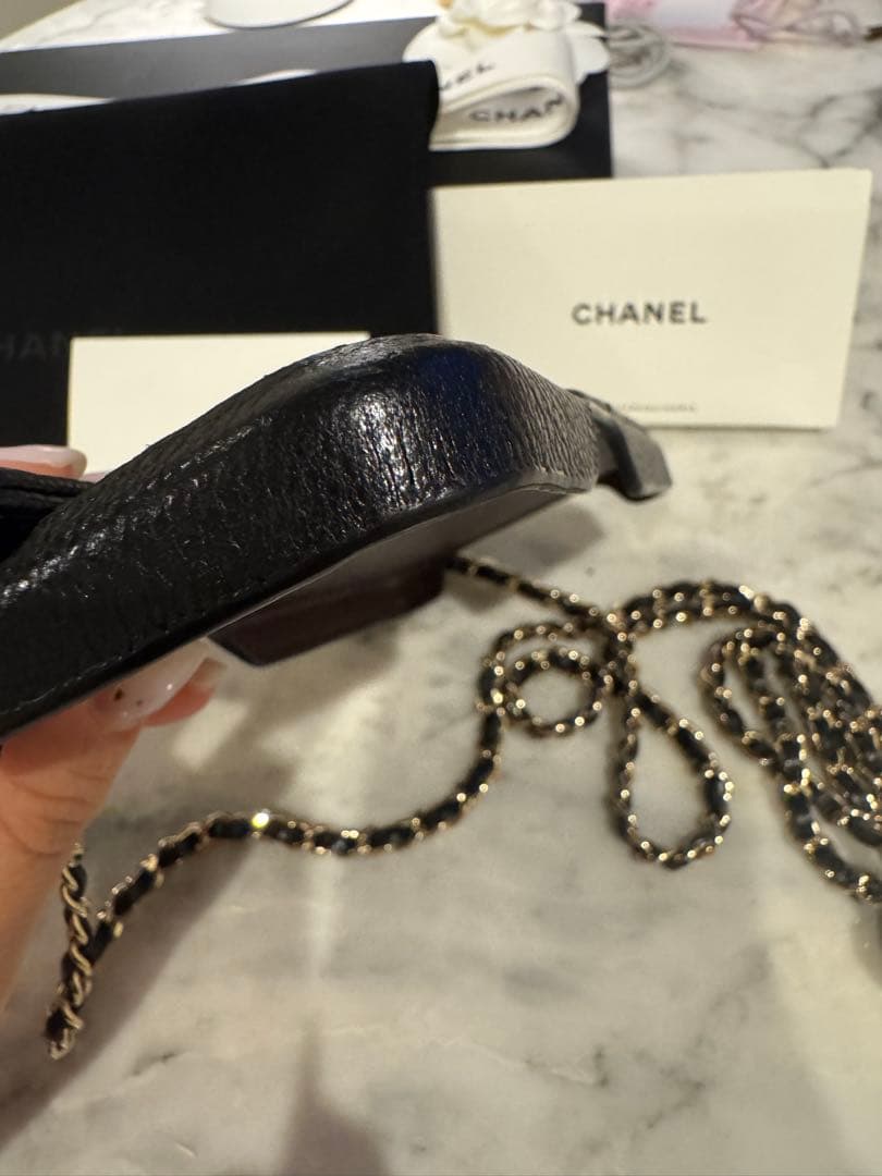 CHANEL ブラックレザー　キャビアスキン　 iPhoneケース