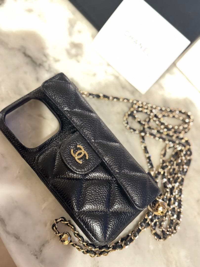 CHANEL ブラックレザー　キャビアスキン　 iPhoneケース