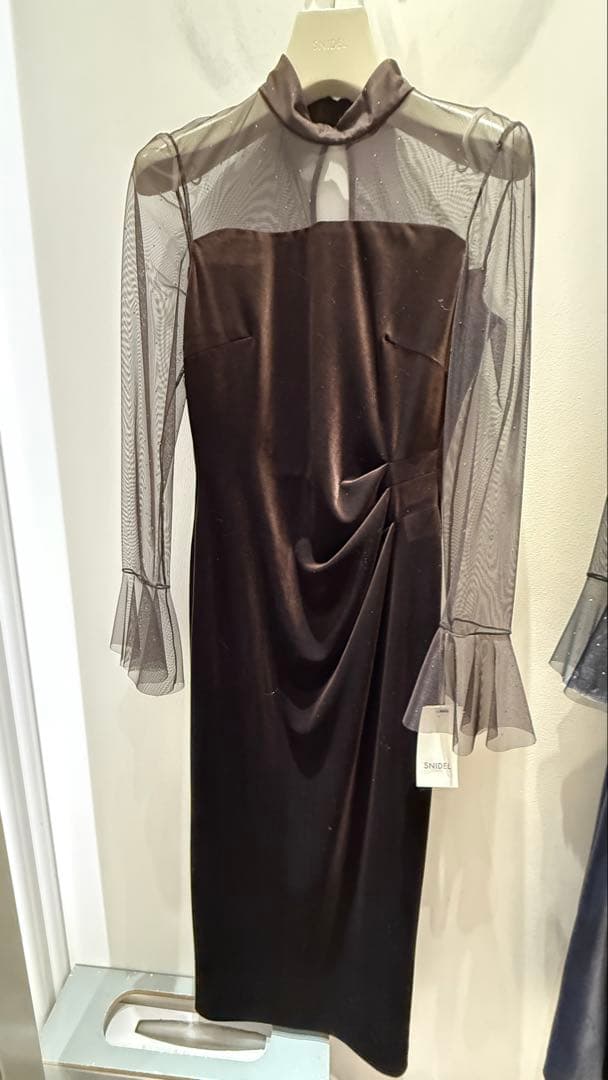 SNIDELシアードッキングベロアドレス【カンヘウォン着用】
