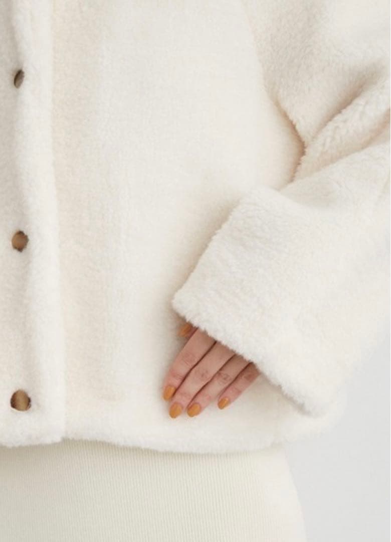 新品未使用【リリーブラウン】バリエーションショートボアコート