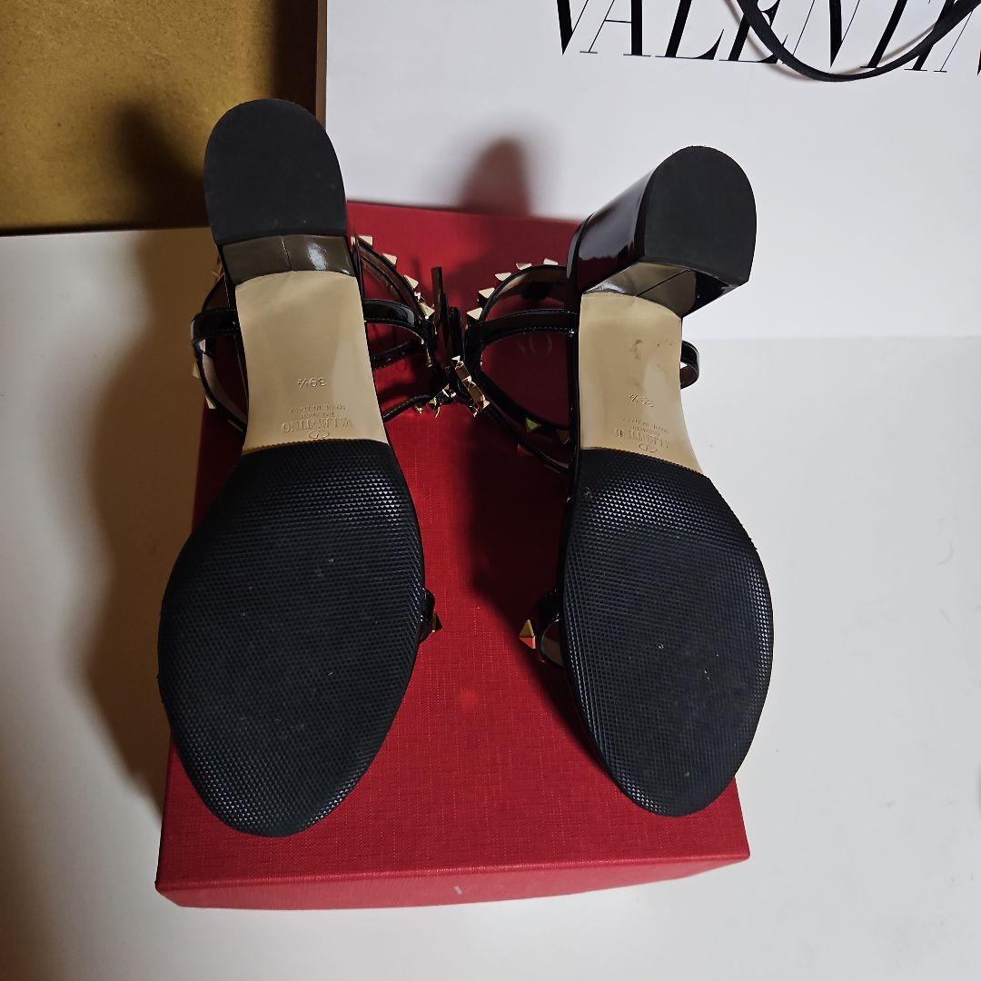 ヴァレンチノガラヴァーニ　サンダル