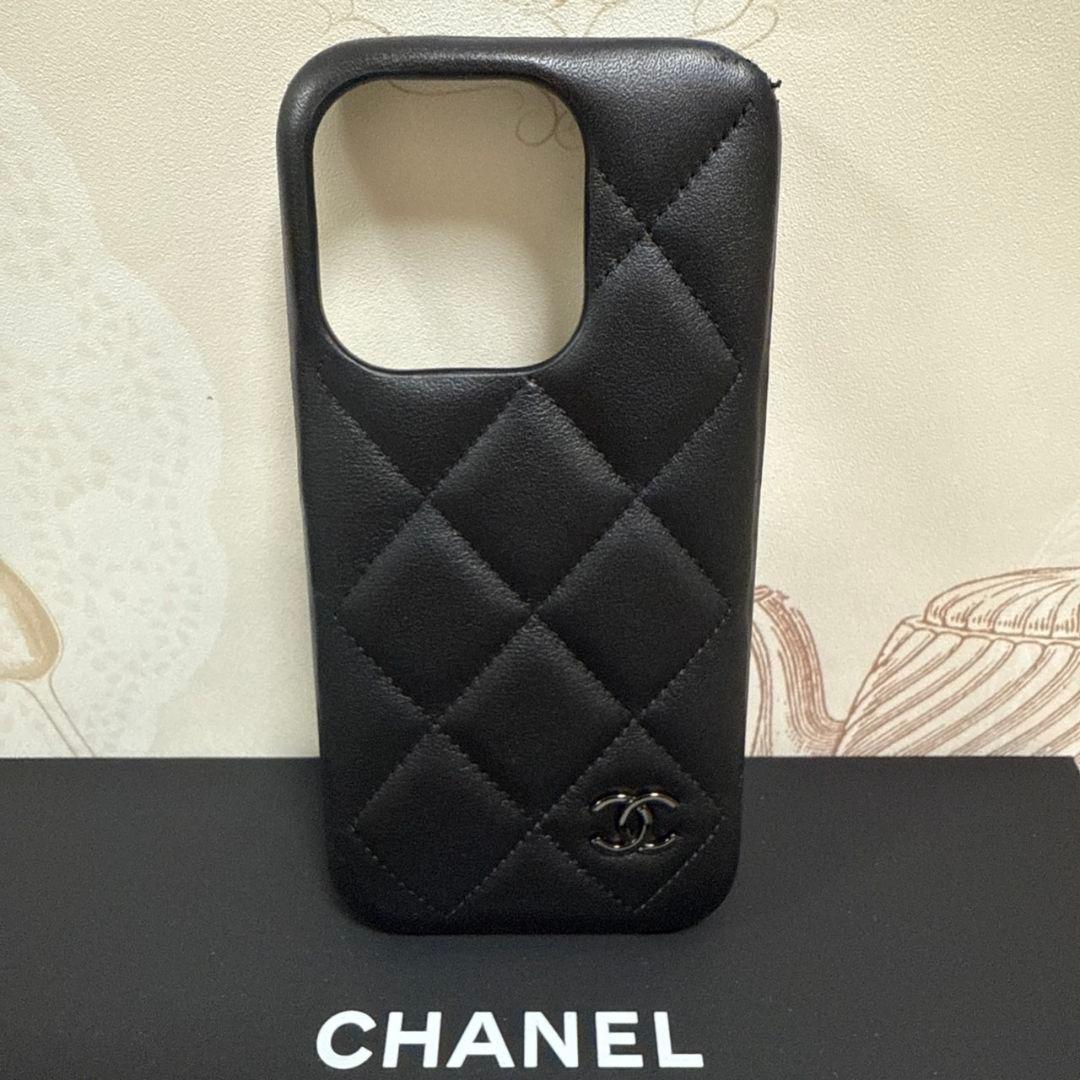 CHANELシャネル★AP4121ラムスキンスマホケース★iPhone15pro