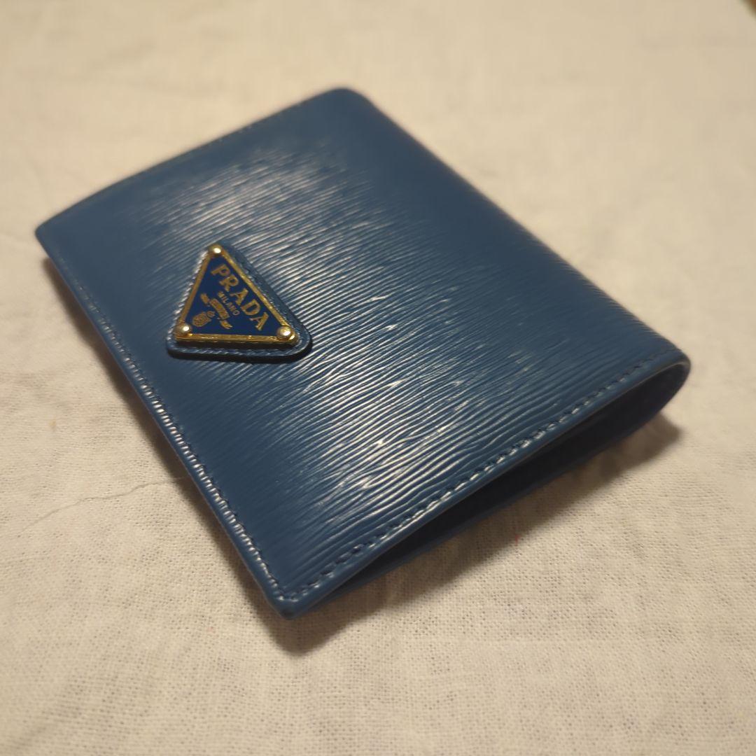 PRADA 青 二つ折り財布