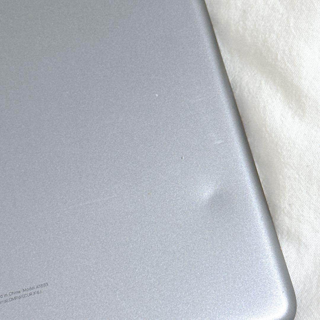 iPad 第6世代　シルバー