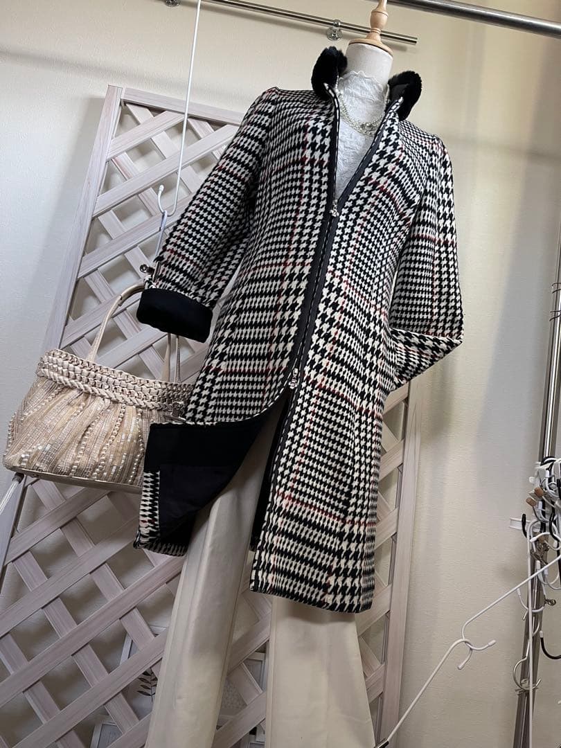 ⭐︎ M`s GRACY ⭐︎ 億ションから出てきてアウディに乗りこむオンナ