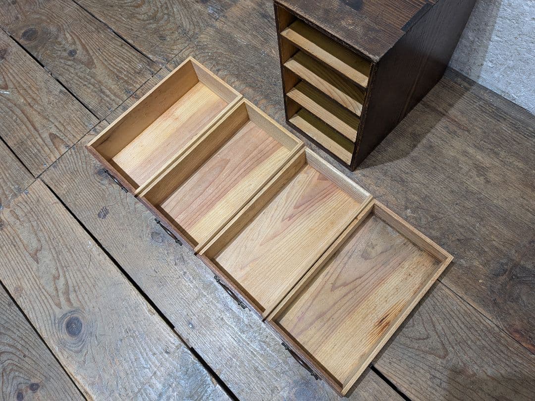 1115 アンティーク　小引き出し　収納棚　小物入れ　ケース　古家具　レトロ