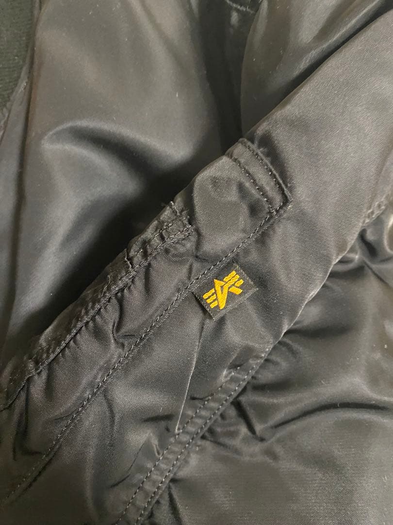 美品　アルファ インダストリーズ MA-1 フライトジャケット S 黒
