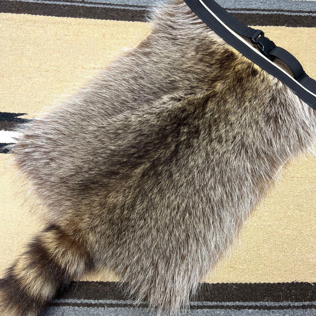 極上特大ラクーン　尻あて腰当尻皮　登山　スキー　キャンプ　ヒップガード　毛皮敷物