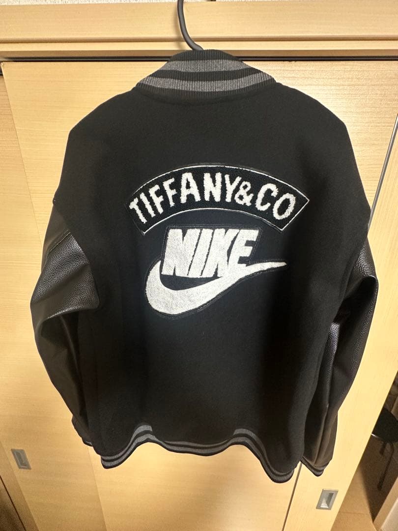 Tiffany & Co. Nike スタジャン XXLサイズ 黒