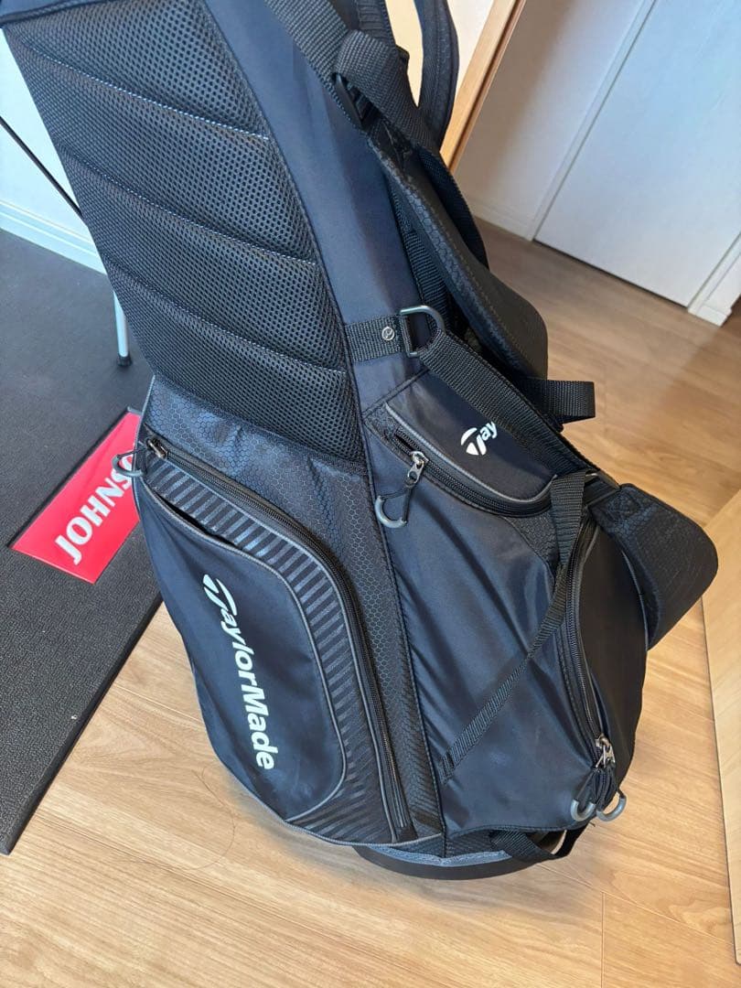 TaylorMade スタンドバッグ ブラック (タオル３枚付き）