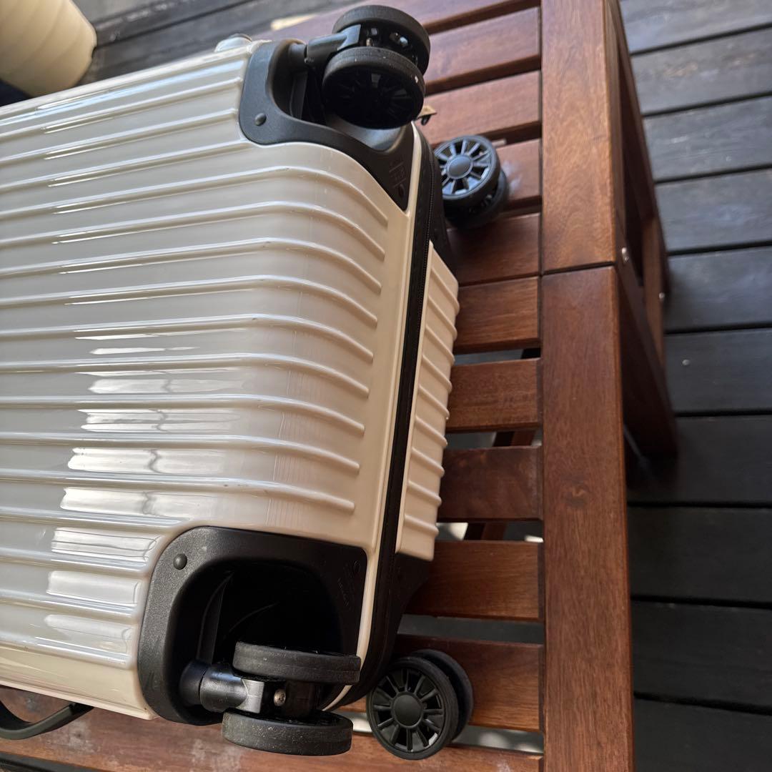 RIMOWA 63L ホワイト キャリーケース no.89840