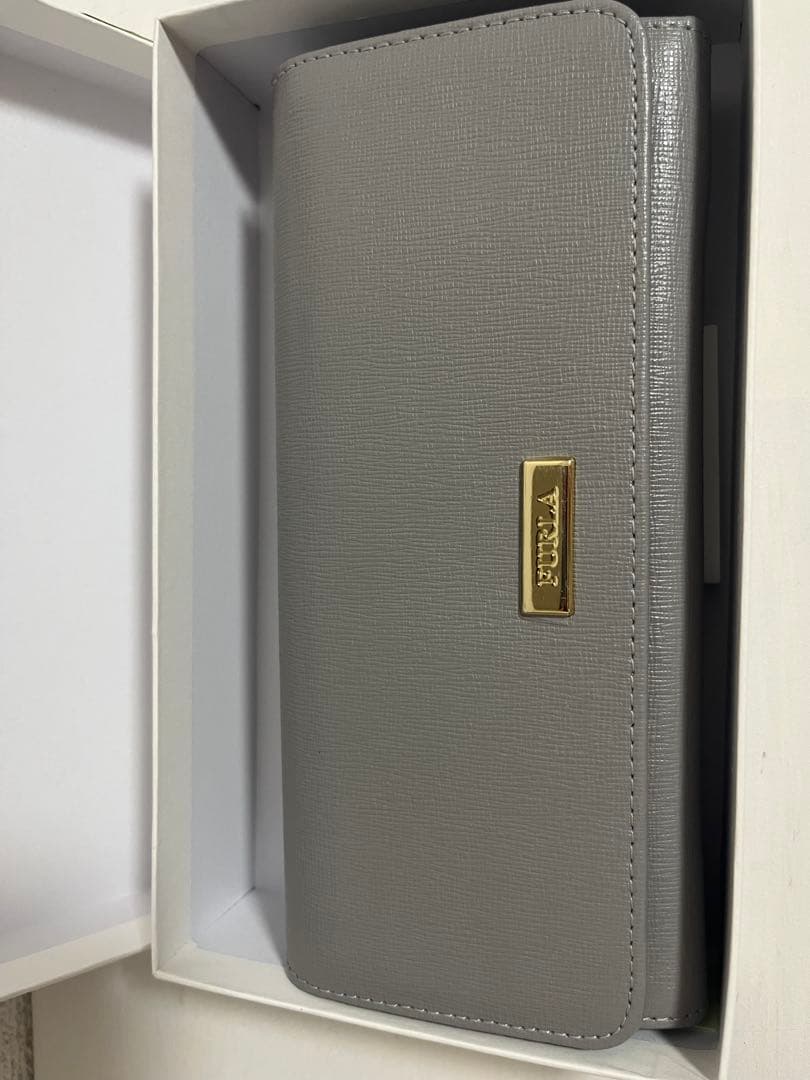 ゆ*か様 FURLA グレー 長財布 フラップ式 PS81CL0 B30000