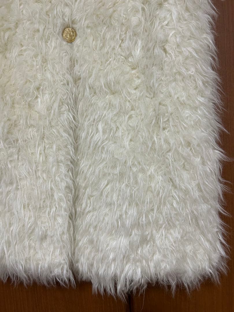 エリザベッタフランキ　フェイクファー　ロングジレ　ベスト　ゴールドボタン