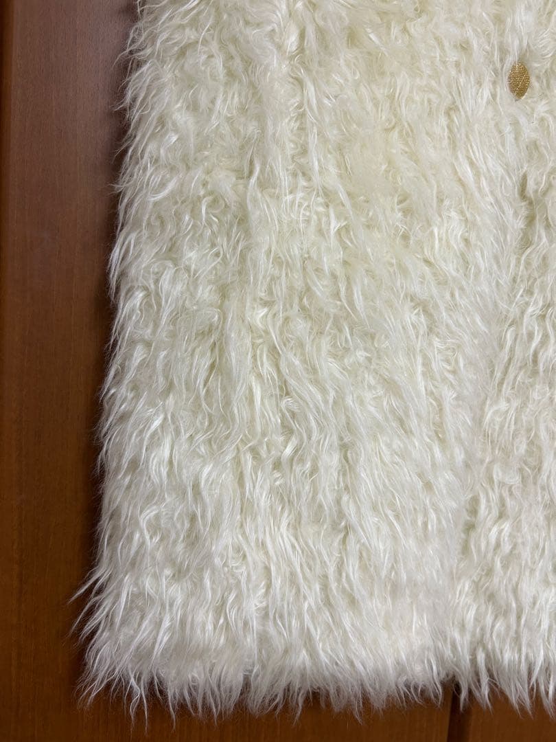 エリザベッタフランキ　フェイクファー　ロングジレ　ベスト　ゴールドボタン