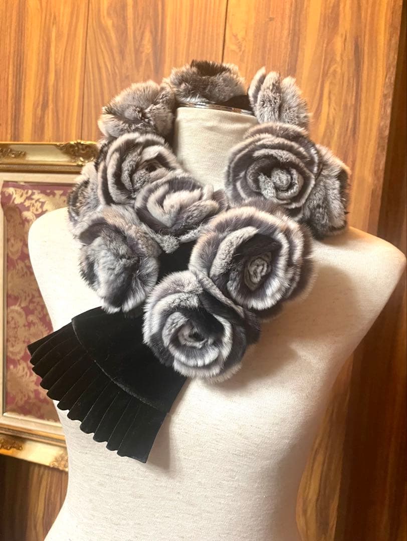 高級レッキスファー ローズモチーフ マフラー 贅沢♡13万でした