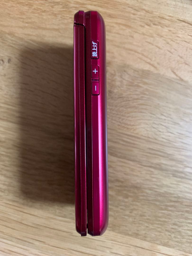 auかんたんケータイKYF41 卓上ホルダー付属