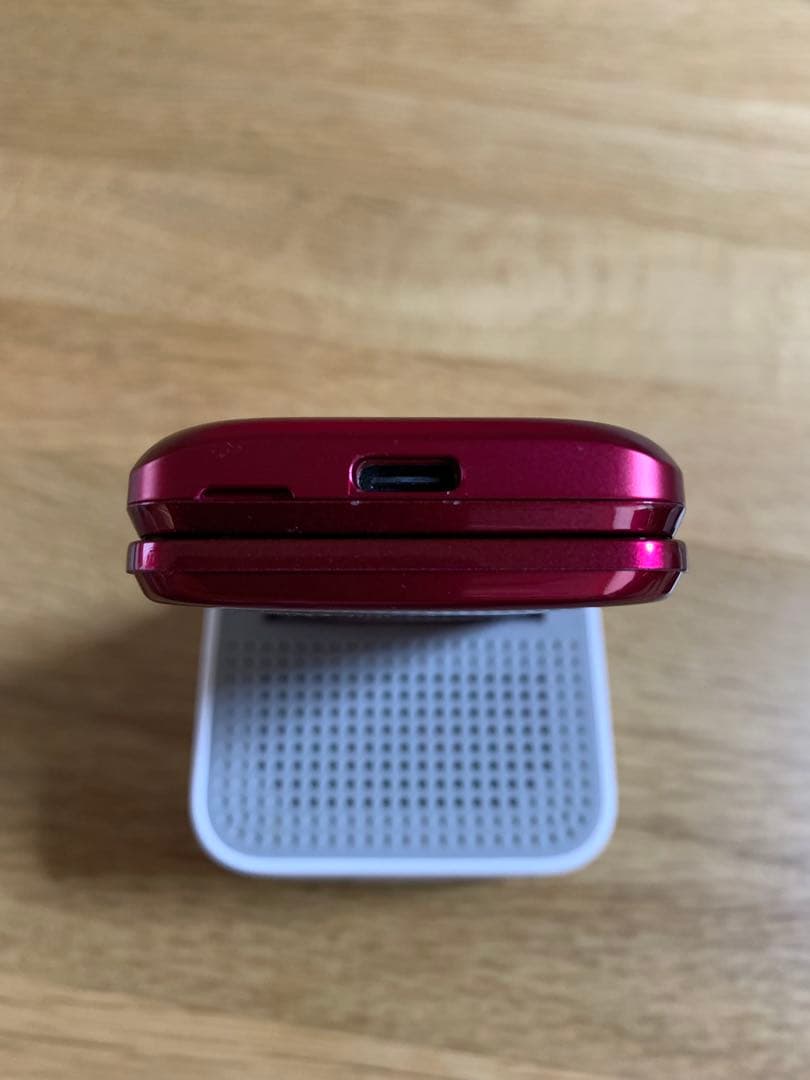 auかんたんケータイKYF41 卓上ホルダー付属