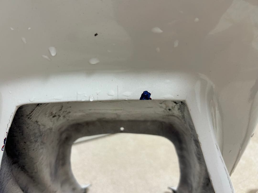 バイク用白色カウル