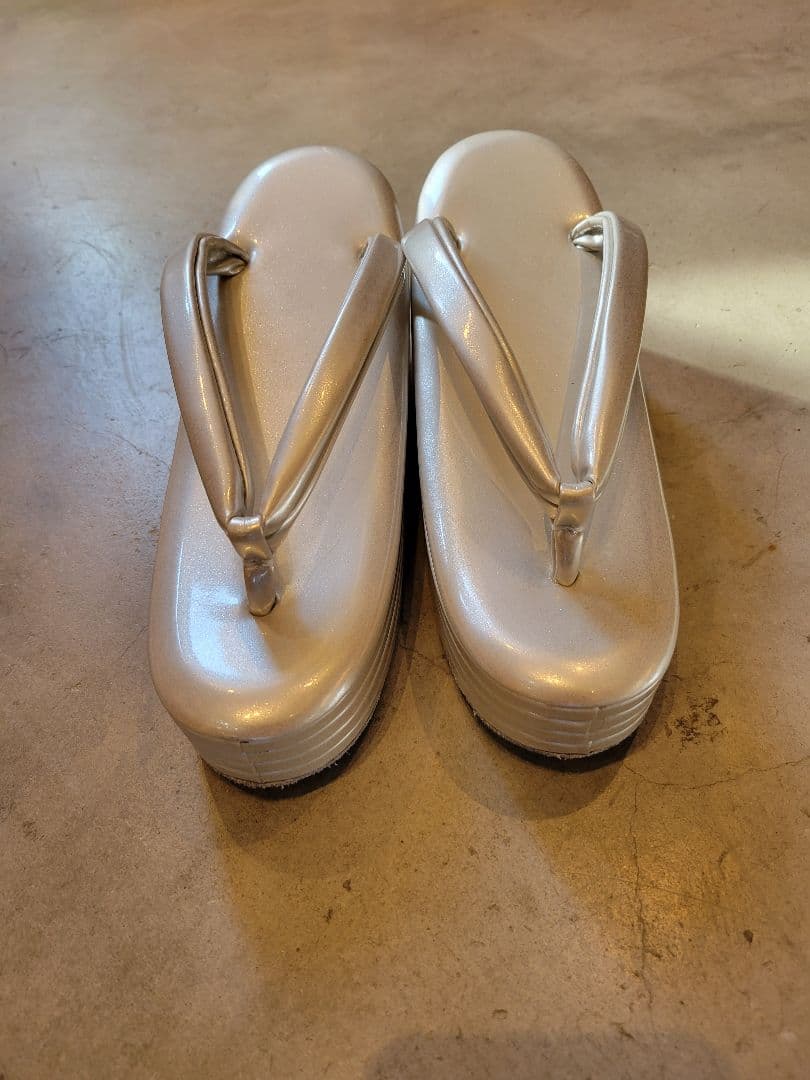 成人式　草履　４枚芯　８センチ厚底