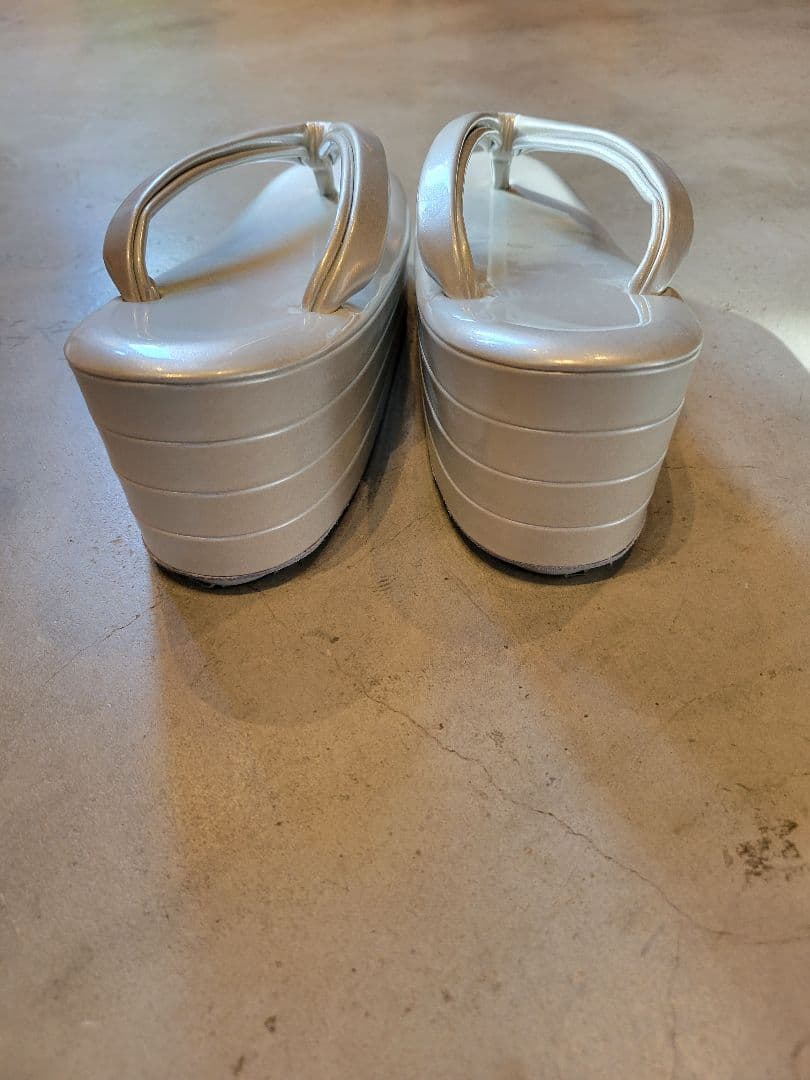 成人式　草履　４枚芯　８センチ厚底