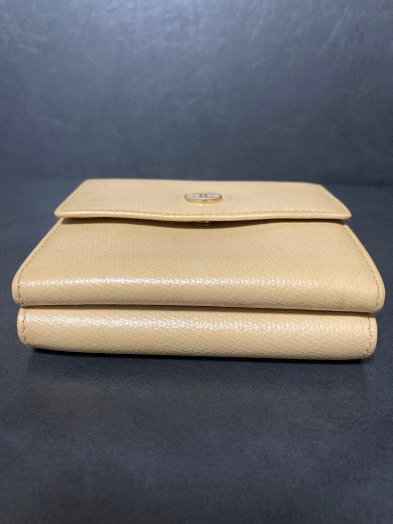 CHANEL シャネル　ココボタン　コンパクト 財布 ココマーク　ベージュ