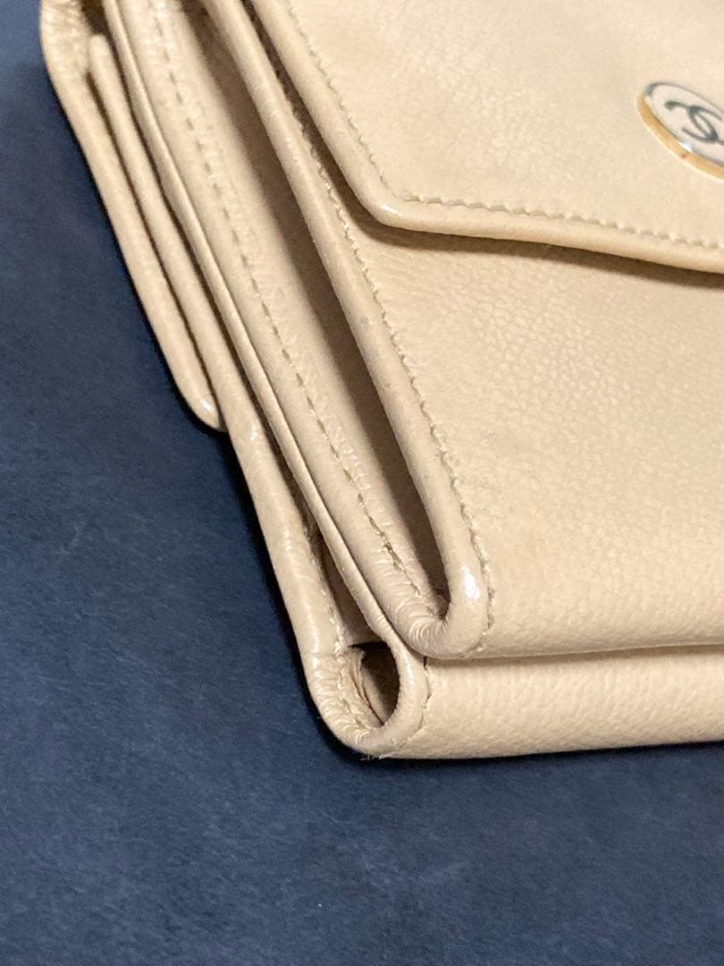 CHANEL シャネル　ココボタン　コンパクト 財布 ココマーク　ベージュ
