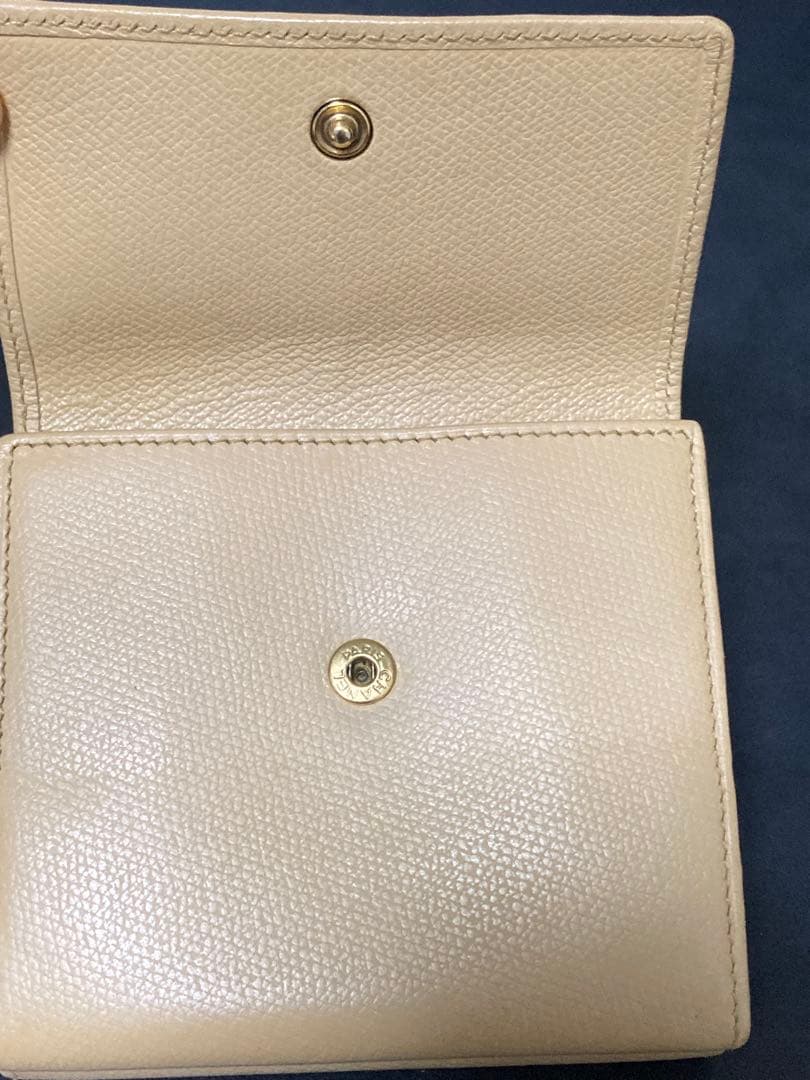 CHANEL シャネル　ココボタン　コンパクト 財布 ココマーク　ベージュ