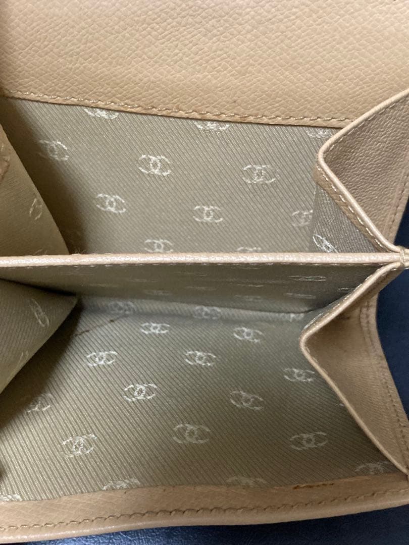 CHANEL シャネル　ココボタン　コンパクト 財布 ココマーク　ベージュ
