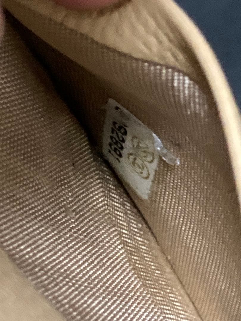 CHANEL シャネル　ココボタン　コンパクト 財布 ココマーク　ベージュ