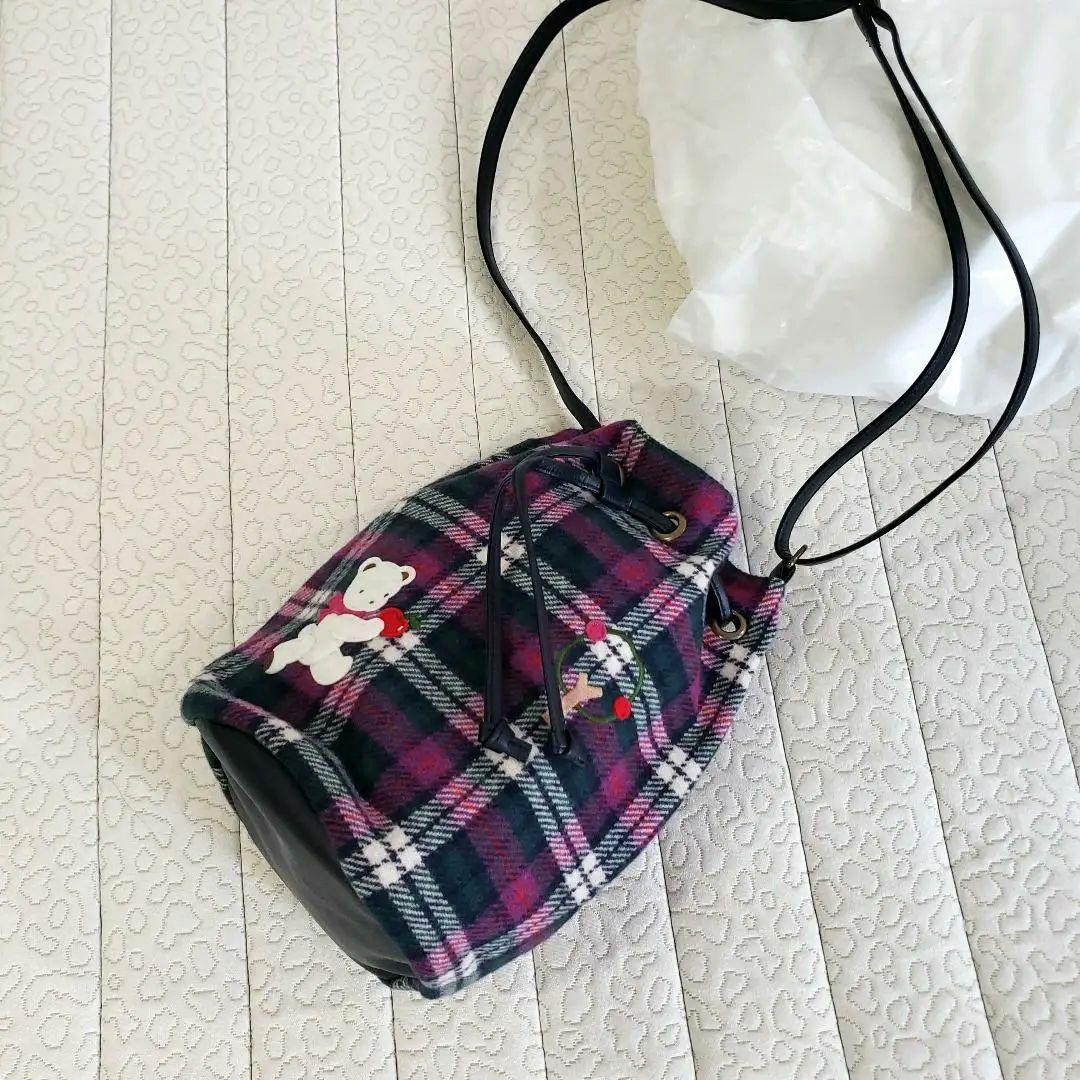 ファミリアのショルダーバッグ 秋冬