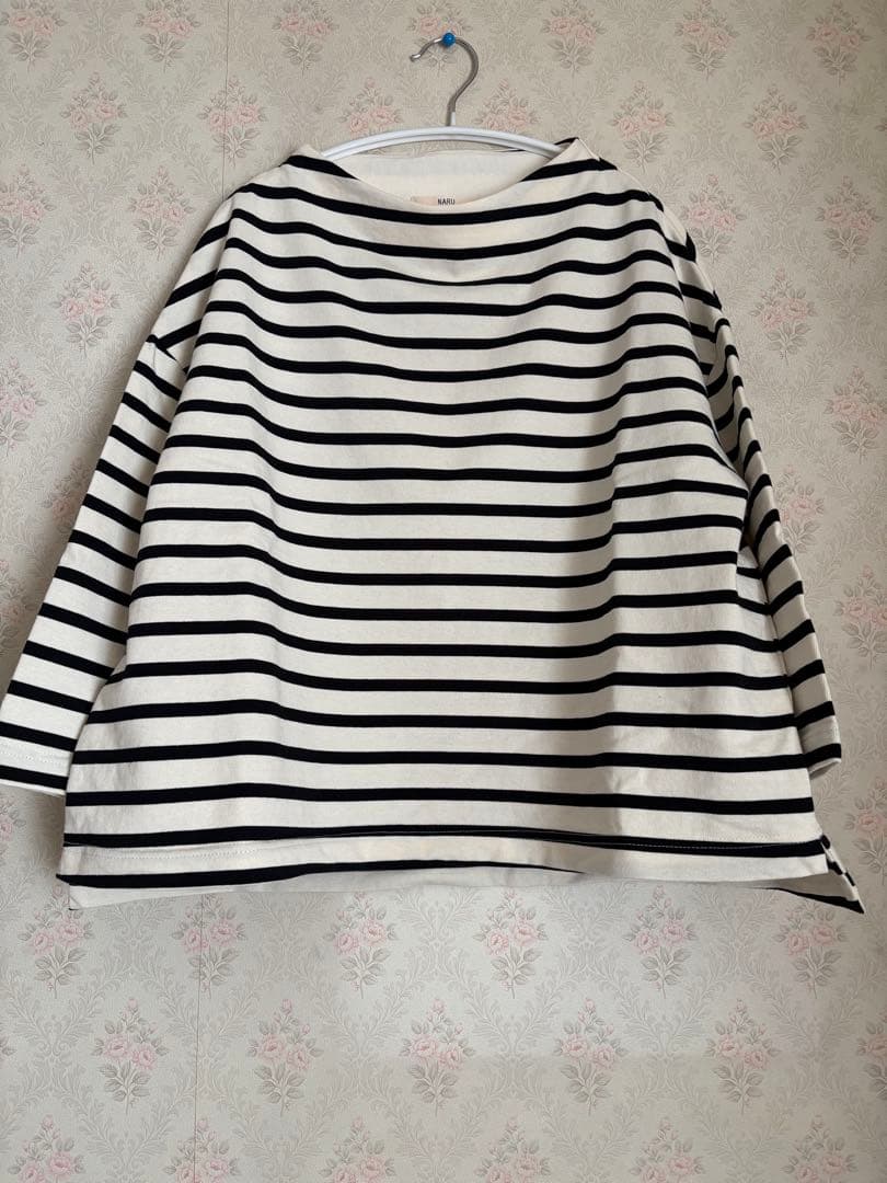 NARU コーデュロイエッグパンツ&ボトルネックカットソー