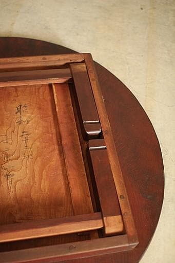 古い小ぶりな折り畳み丸テーブル　ちゃぶ台