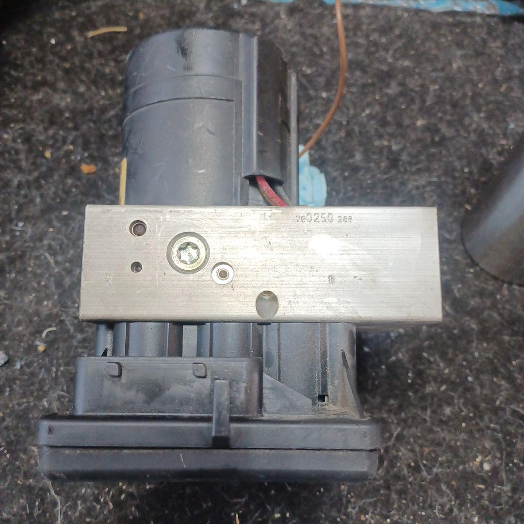 メルセデス・ベンツ W202 W208 R170 ABSポンプアクチュエーター