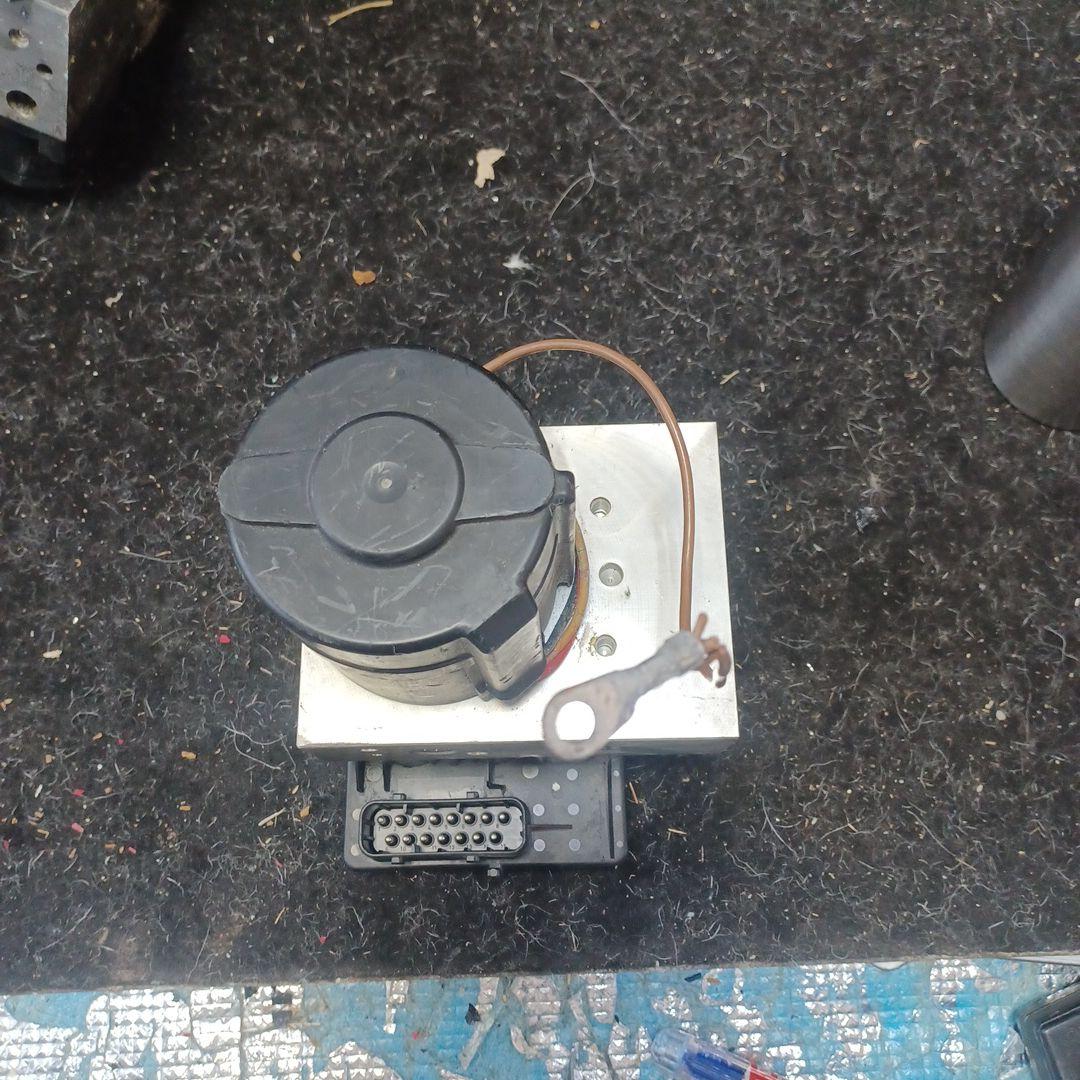 メルセデス・ベンツ W202 W208 R170 ABSポンプアクチュエーター