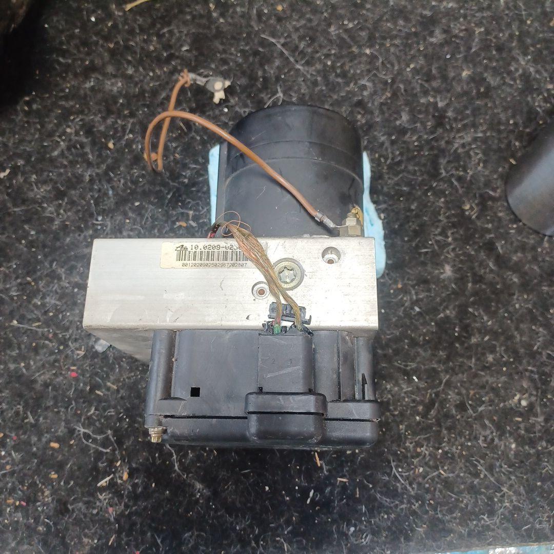 メルセデス・ベンツ W202 W208 R170 ABSポンプアクチュエーター