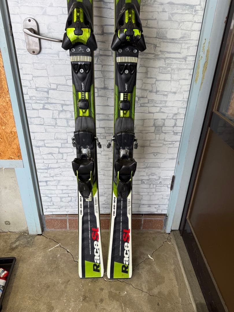 エラン Race SL スキー板 黒/緑 バインディング付き