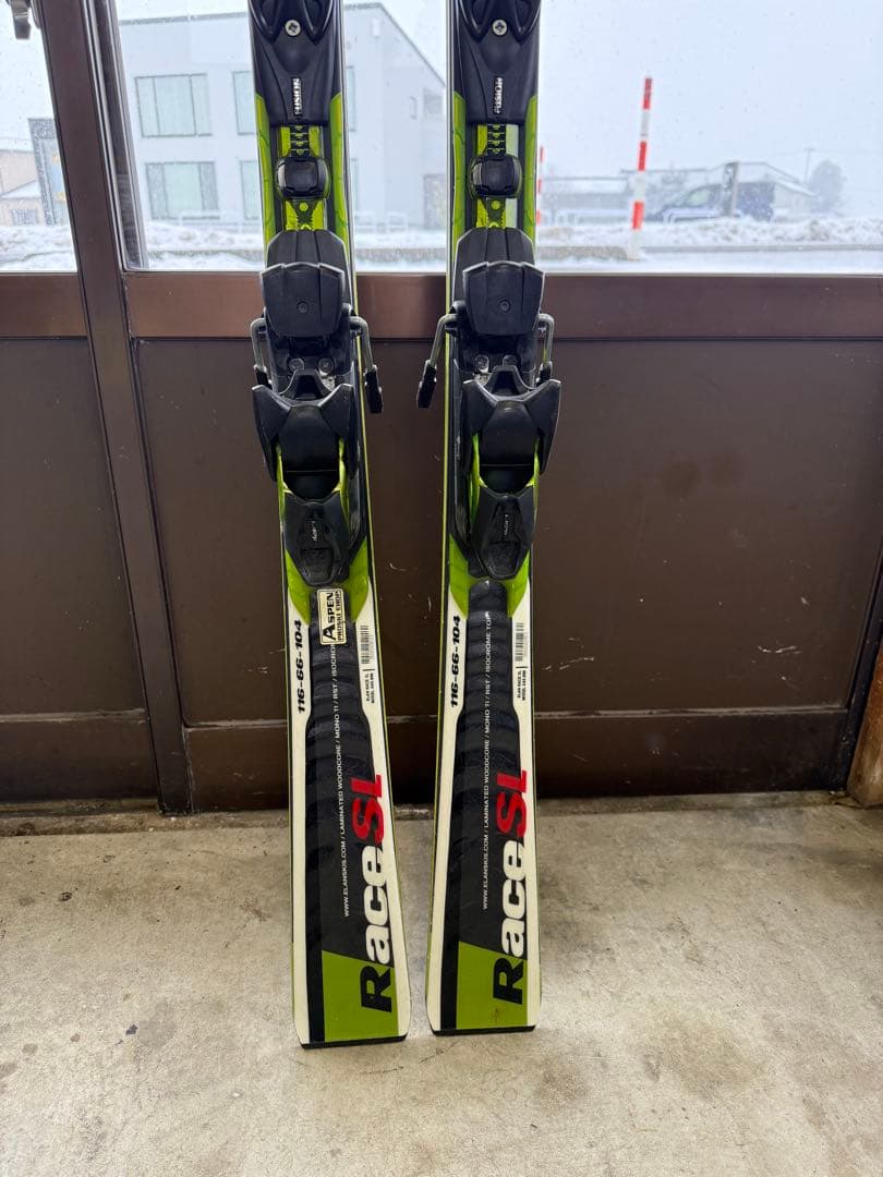 エラン Race SL スキー板 黒/緑 バインディング付き