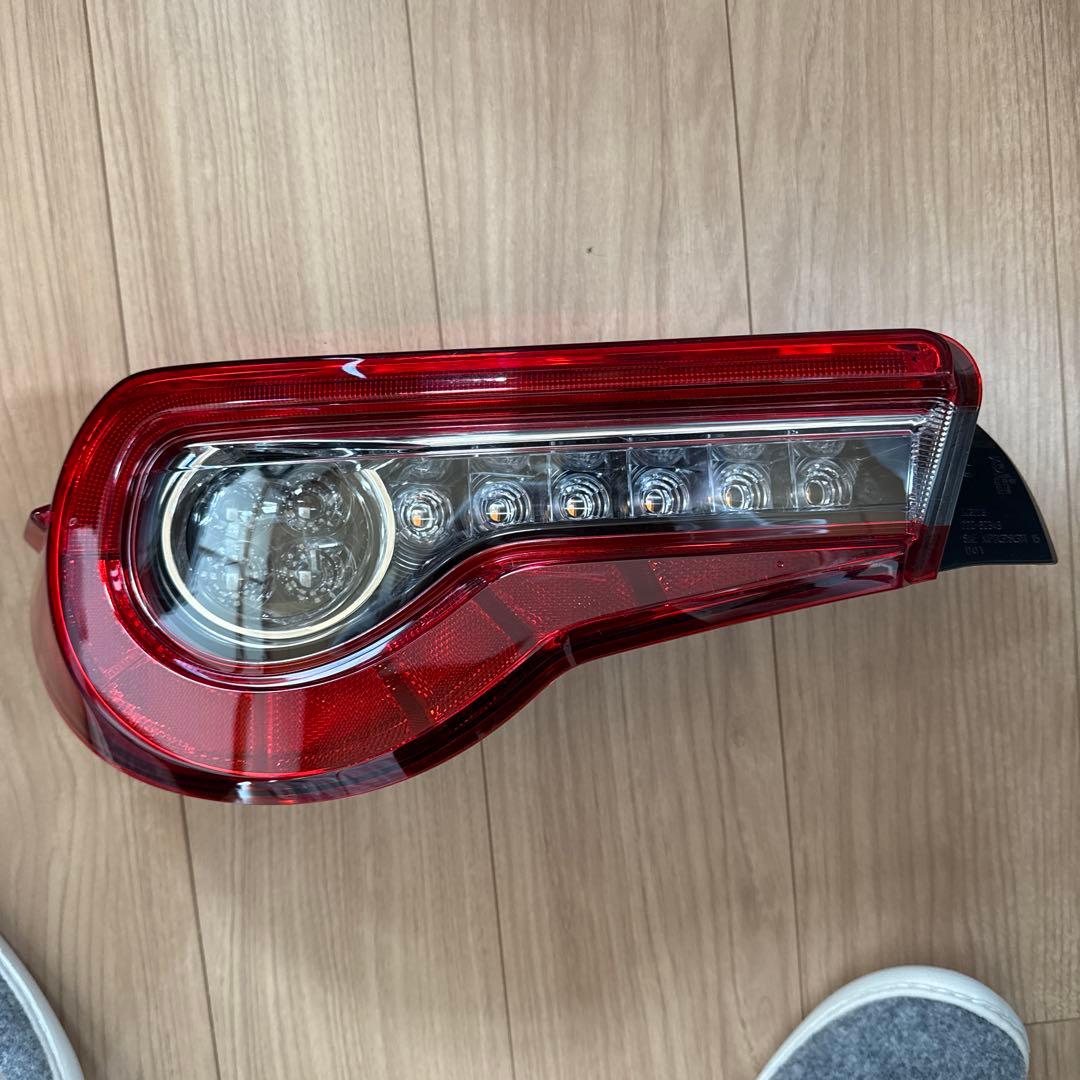 86 BRZ 純正後期テールランプ
