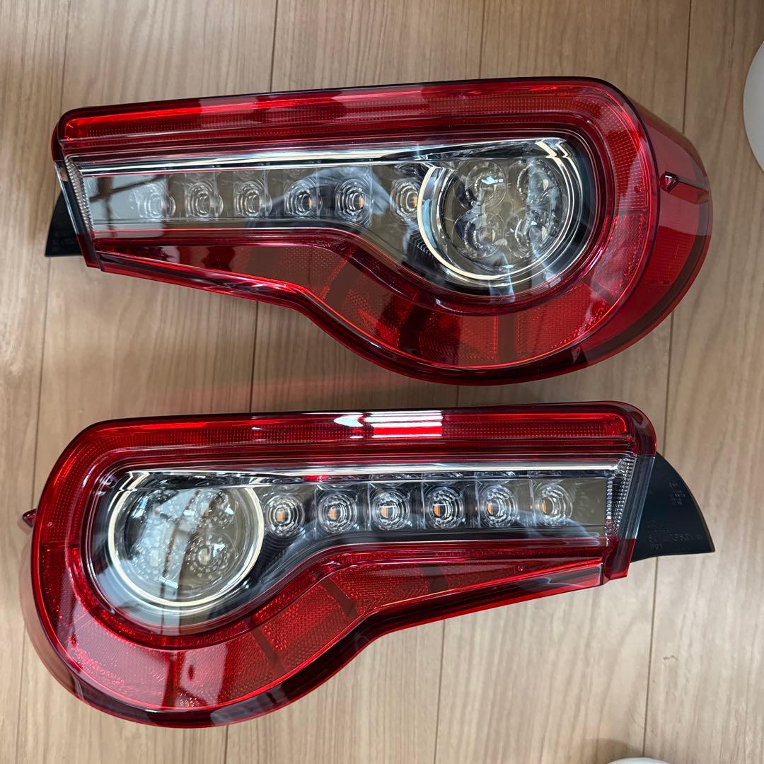 86 BRZ 純正後期テールランプ
