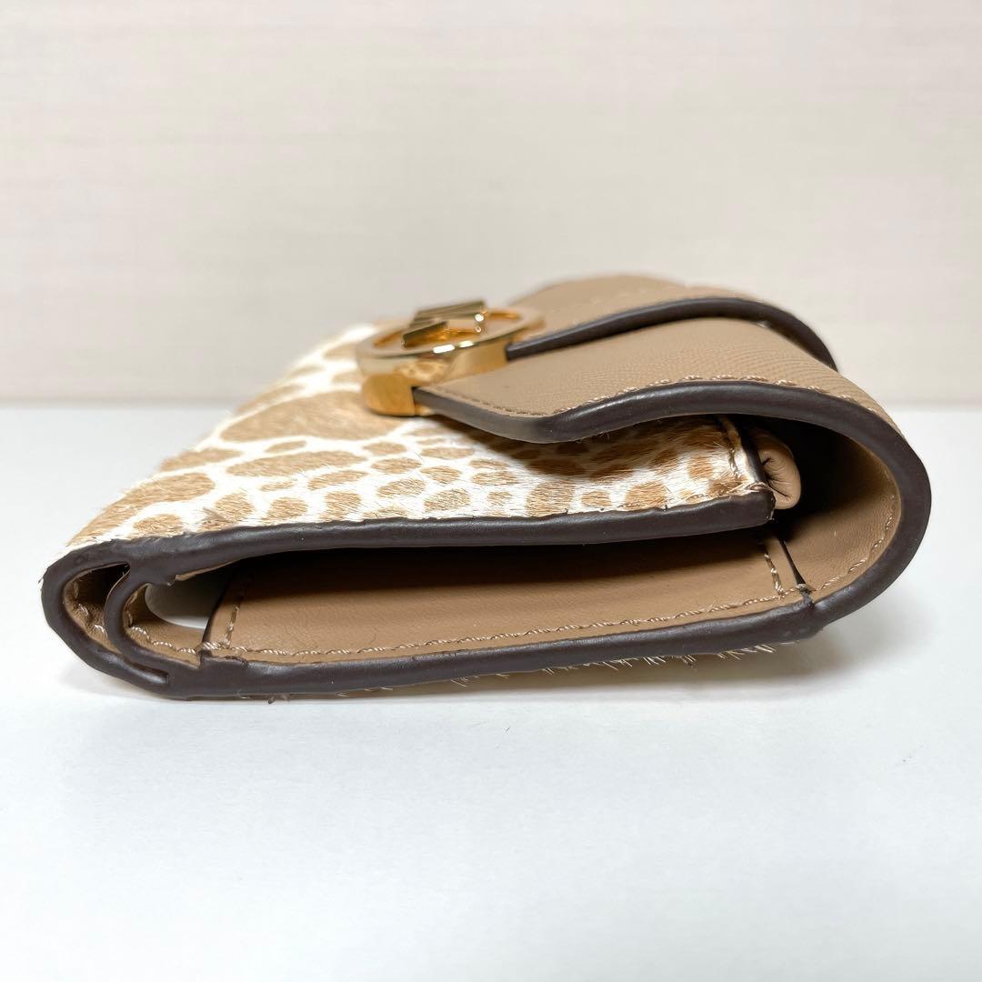 ちょっぴり大人なミニ財布✨MICHAEL KORS カルメン 二つ折り財布