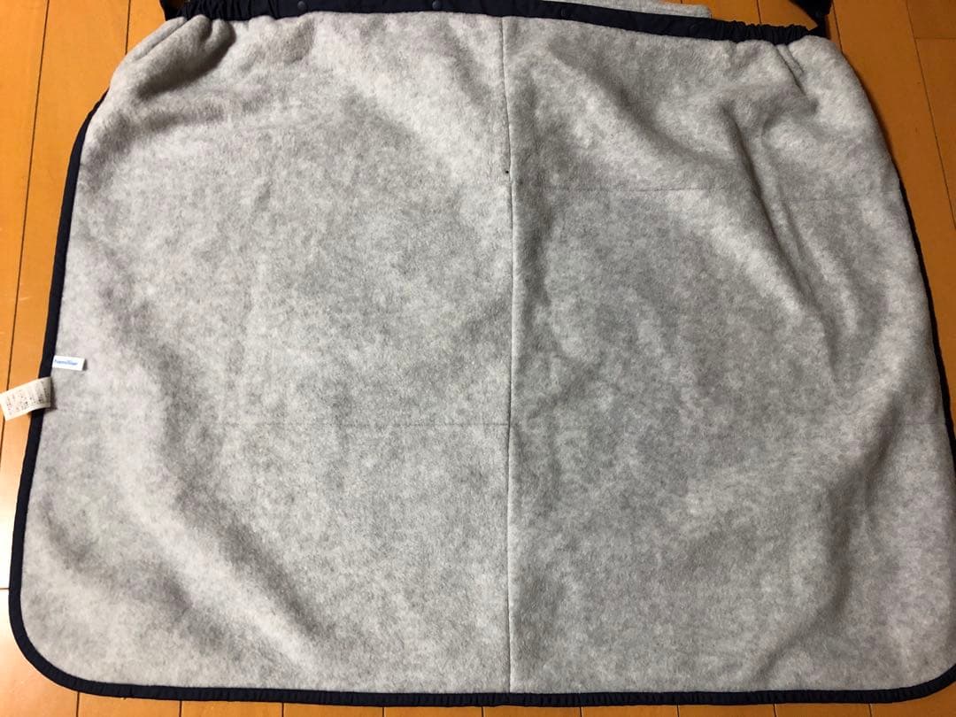 n*a様 【新品未使用タグ付き】3WAYブランケット　ファミリア