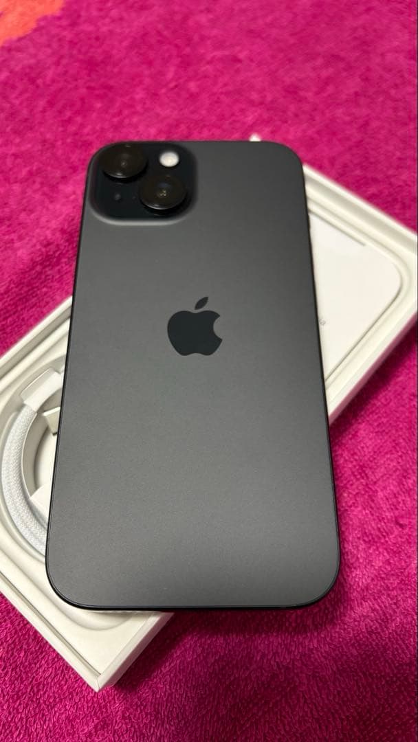 【美品】iPhone15 ブラック128GB SIMフリー付属品完備　91%