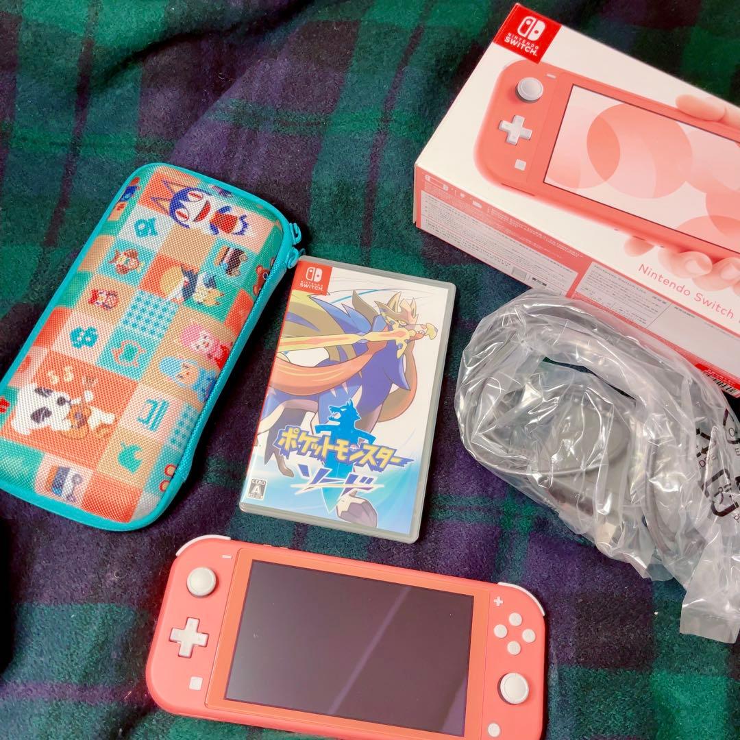 ✮希少✮Nintendo SwitchLight＋ポケモン(データ)＋ケース