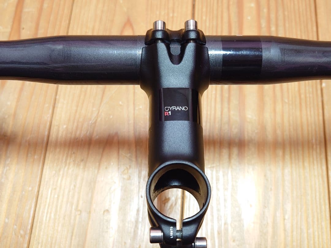 fi'zi:k　fizik　フィジーク Cyrano　R1 ハンドル ステム