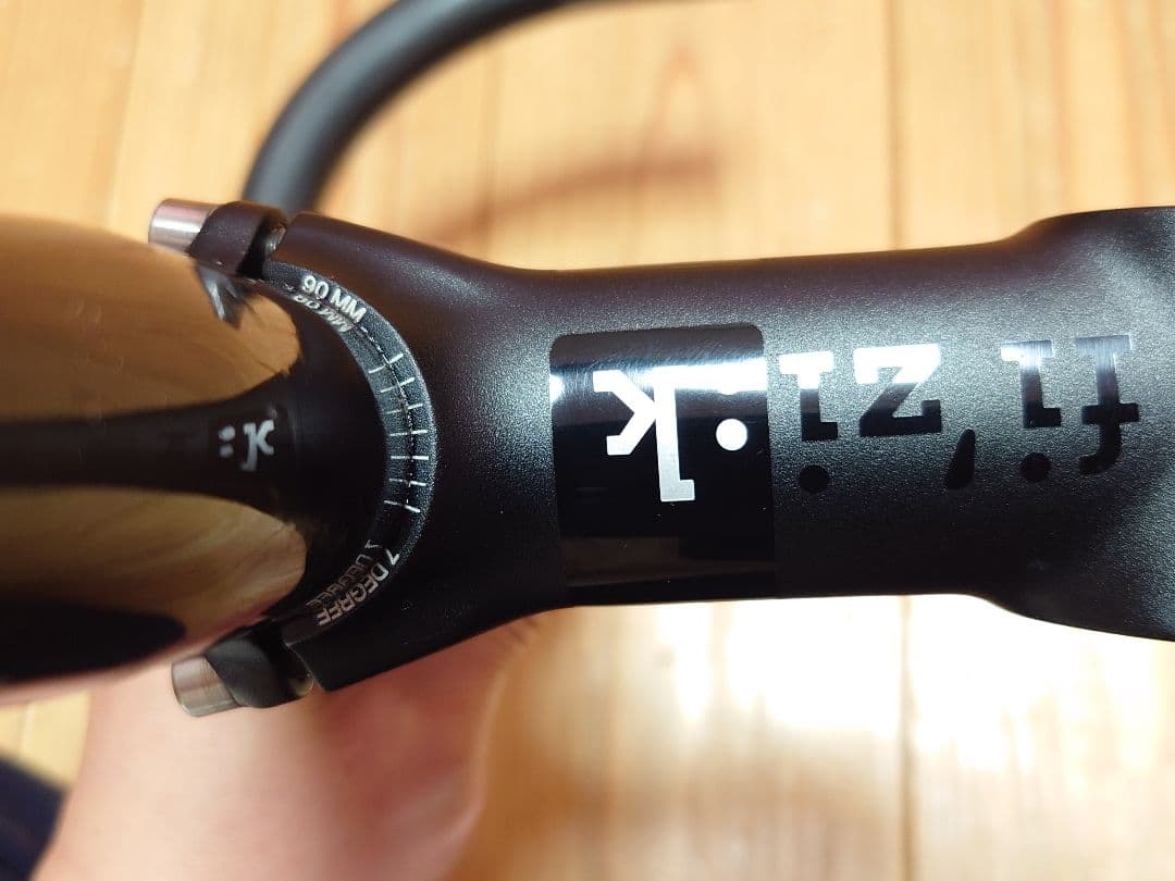 fi'zi:k　fizik　フィジーク Cyrano　R1 ハンドル ステム