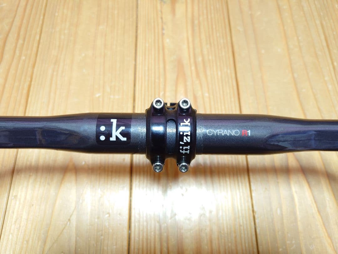 fi'zi:k　fizik　フィジーク Cyrano　R1 ハンドル ステム